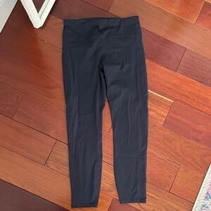 Never worn - vuori navy pocket Leggings size M